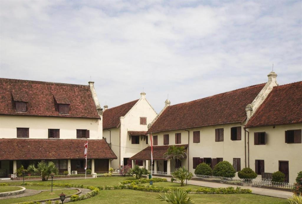 Hotel Grand Town Makassar Eksteriør bilde